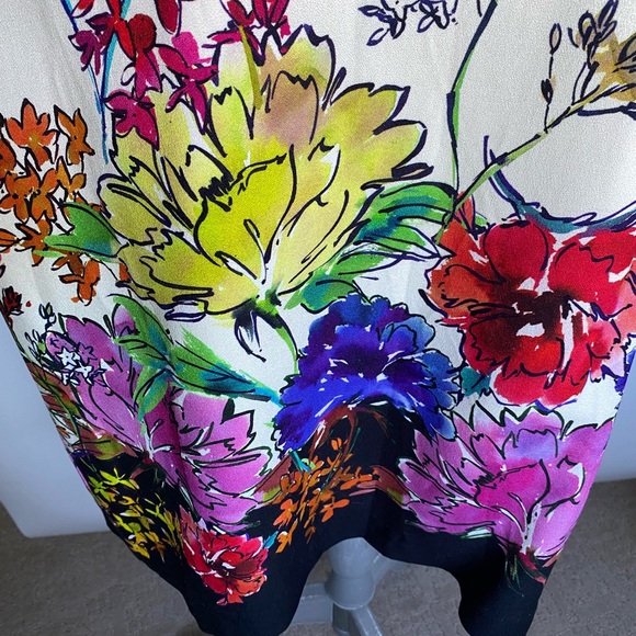 Karen Kane Optic Bloom Floral shift dress - Picture 5 of 9